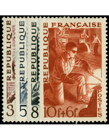 France 823/26